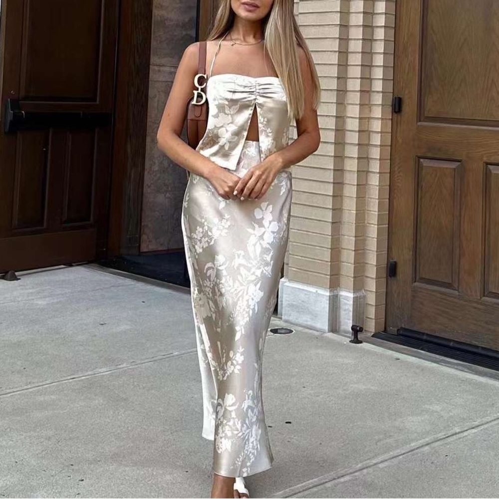 Reformation Beba Silk Two Piece - Sable - Picture 4 of 9